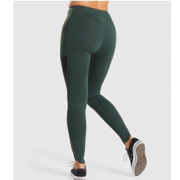 Gymshark Womens Venture Leggings in Obsidian Green, Size Small - Picture 2 of 11